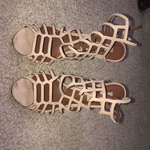•Steve Madden Nude High Heels•